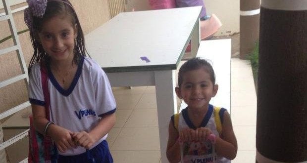 Maria Eduarda e Mariana Rocha fizeram tratamento para combater o piolho