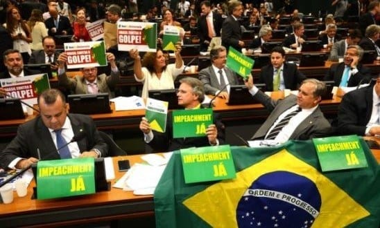 Em debate de 13 horas, 39 deputados defenderam o impeachment