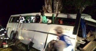 Acidente com ônibus durante assalto deixa 10mortos e feridos no Paraná