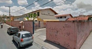 Crime aconteceu na manhã nesta quarta - SANTA LUZIA - MG - 13.04.2016Mae invade escola para agredir professora . Na foto , fachada da Escola Estadua Maria das Gracas Teixeira Braga .FOTO : Reproducao / Google Street View