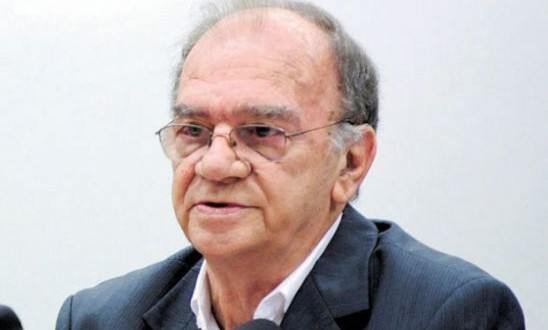 Gilberto Chierice criou o medicamento que está gerando polêmica