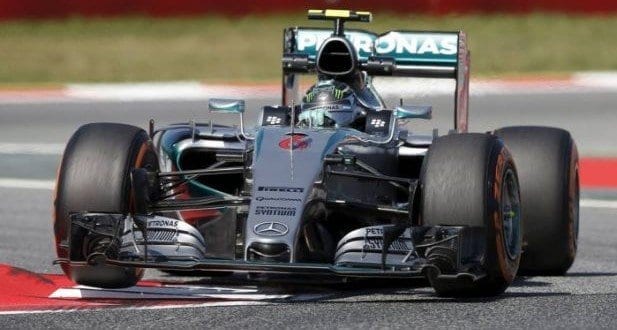 Alemão foi 3 décimos mais rápido que a pole position da última temporada