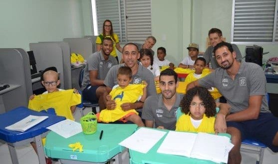 Carinho, fotos e camisas autografadas foram alguns dos mimos oferecidos pelos atletas