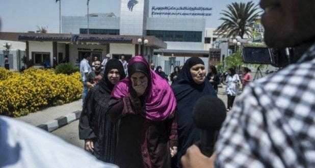 Europa - Avião que ia de Paris ao Egito cai com 66 pessoas à bordo