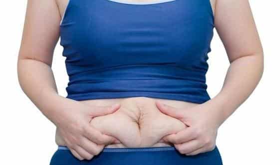 Exercícios ajudam a fortalecer a região e diminuir a flacidez.