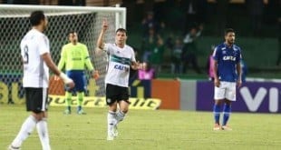 Brasileirão 2016 - Klever Gladiador define vitória do Coritiba sobre o Cruzeiro