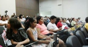 Montes Claros - Comunidades discutem a transferência dos moradores da Conferência Cristo Rei para o bairro Alcides Rabelo Foto: Marcelo Valmor