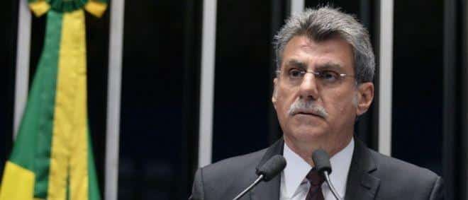 Romero Jucá pede licença do Ministério do Planejamento