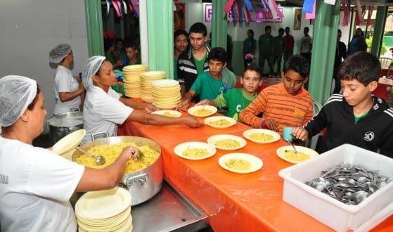 Montes Claros - Município de Montes Claros adquire alimentos para a merenda escolar