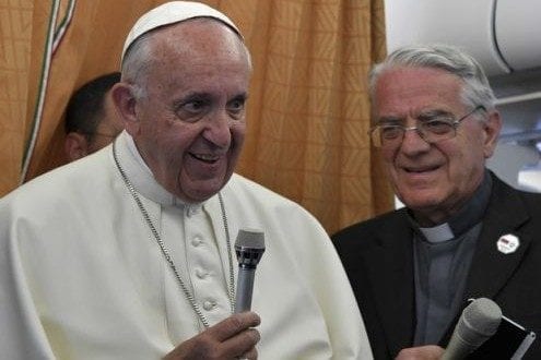 Europa - Papa Francisco diz que Igreja precisa pedir desculpas aos gays