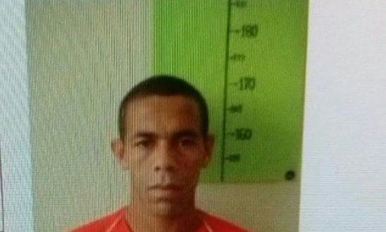 Jairo Lopes, 42, suspeito de ter estuprado e matado a vizinha de 10 anos, em Buenópolis