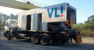 Caminhão de solda elétrica, adquirido pela VLI, permite fazer manutenção da linha no próprio local e elimina juntas nos trilhos, dando maior segurança à via.