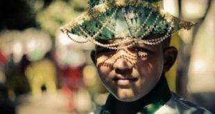 Cultura Moc - Exposição de fotografias “Faces” retrata Festas de Agosto‏