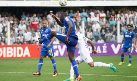 Cruzeiro jogou bem, mas não fez o gol e saiu de campo derrotado