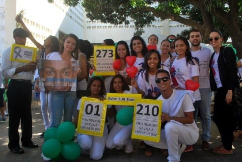 Trabalhadores da área da saúde participaram da programação no Mercado de Montes Claros conscientizando trabalhadores e usuários sobre a importância da doação de órgãos  - Foto: Rubens Santana