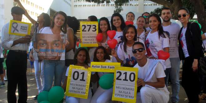 Trabalhadores da área da saúde participaram da programação no Mercado de Montes Claros conscientizando trabalhadores e usuários sobre a importância da doação de órgãos - Foto: Rubens Santana