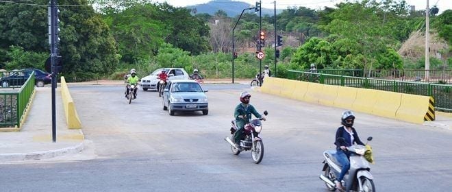 Montes Claros - Ponte sobre o córrego Vieira melhora trânsito na Sidney Chaves