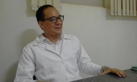 Ricardo Alcântara, médico mastologista do Dilson Godinho já fez diversas reconstruções mamárias nos últimos anos - Foto: Rubens Santana
