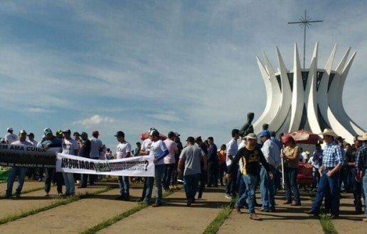 Proibição de vaquejadas mobiliza vaqueiros de todo o País
