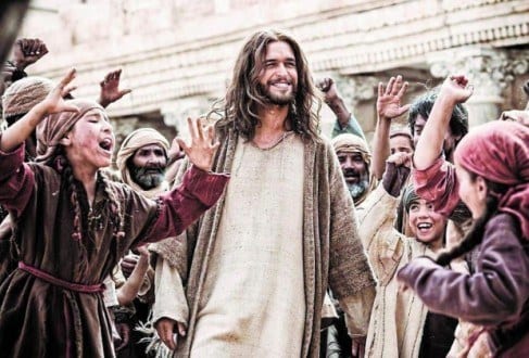 Jesus. Obra percorre momentos da vida de Cristo; elenco desconhecido é um dos trunfos da série