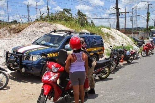 Condutor de 'cinquentinha' precisará de habilitação a partir de hoje