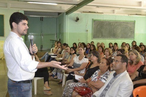 O secretário Diego de Macedo afirmou que os alunos da rede não estão sendo prejudicados, pois receberão até o final do ano letivo todos os ensinamentos