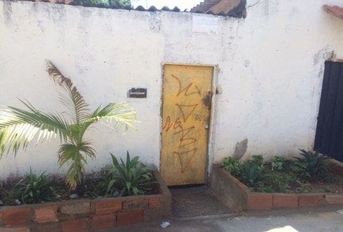 MG - Homens invadem casa e matam garota de 18 anos com 12 tiros