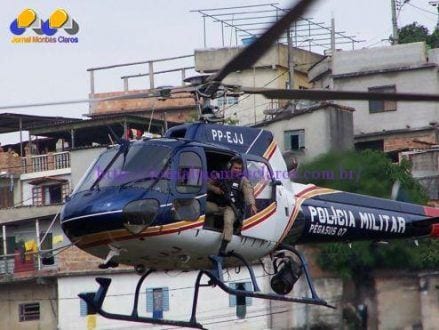 Com o apoio do helicóptero Pegasus da Polícia Militar, foi possível encontrar o veículo foi abandonado perto do parque municipal.