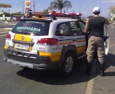 MG - Polícia Rodoviária Militar pede a motoristas que tenham cuidado redobrado nas estradasMG - Polícia Rodoviária Militar pede a motoristas que tenham cuidado redobrado nas estradas