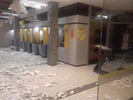 Norte de Minas - Bandidos explodem caixas de uma agência bancária em Monte Azul - Foto: Reprodução Internet