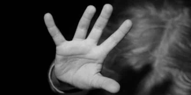 MG - Jovem inventa que mãe está passando mal para estuprar vizinha