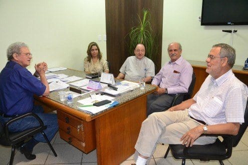 Montes Claros - Prefeito de Montes Claros se reúne com o arcebispo para discutir melhorias na saúde