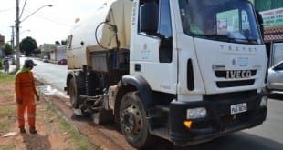 Montes Claros - Prefeitura de Montes Claros inicia limpeza pesada no município