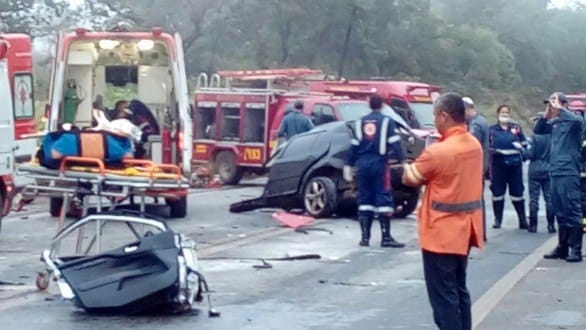 Norte de Minas - Grave acidente entre dois veículos deixa três pessoas mortas em Coração de Jesus