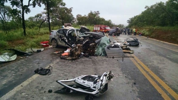 Norte de Minas - Grave acidente entre dois veículos deixa três pessoas mortas em Coração de Jesus
