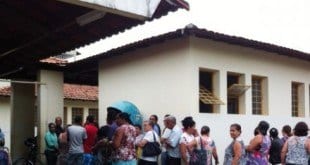 Montes Claros - Procura por vacina contra febre amarela provoca fila nos postos de saúde em Montes Claros