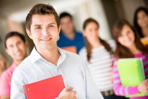 Programa de bolsas de estudo facilita acesso ao ensino básico e superior em Montes Claros