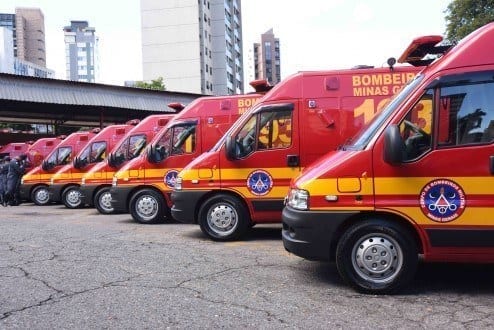 MG - Governador de Minas entrega 38 veículos de resgate ao Corpo de Bombeiros