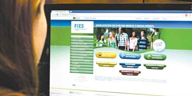 Estudantes têm até esta sexta-feira para se inscrever no Fies