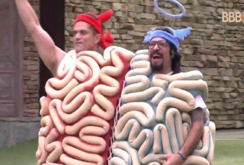 BBB17 - Em prova, participantes do reality show gritam 'Fora, Temer' e 'Volta, Dilma'