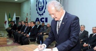 Montes Claros - Lideranças e associados prestigiam posse de Newton Figueiredo na ACI