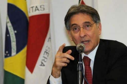 STF retoma julgamento que decidirá futuro de Pimentel nesta quinta