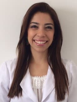 Médica Luciana Vieira Pinto, especialista em oncologia clínica do Hospital Dilson Godinho