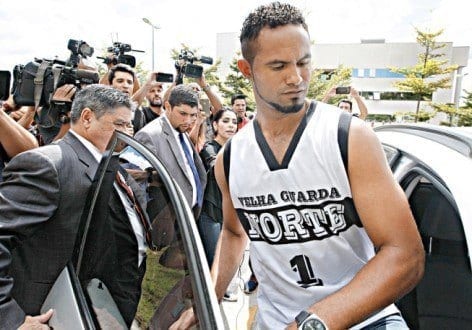 Ex-goleiro Bruno questiona pensão de R$ 22 mil e pede exame de paternidade