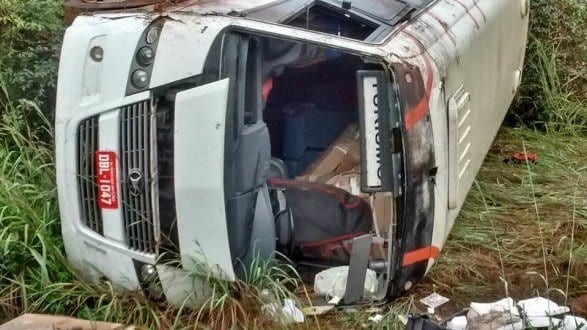 Norte de Minas - Dois morrem em acidente com micro-ônibus em Salinas