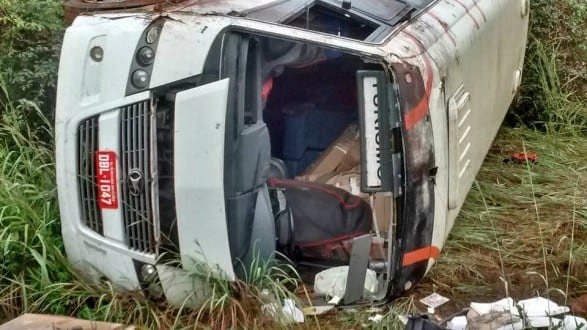 Norte de Minas - Dois morrem em acidente com micro-ônibus em Salinas