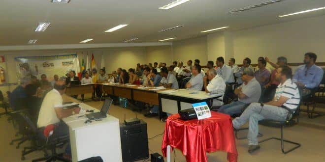 Norte de Minas - CBH Jequitaí, Pacuí e trecho do São Francisco discute projeto da COPASA de captação de água do rio Pacuí para o abastecimento de Montes Claros