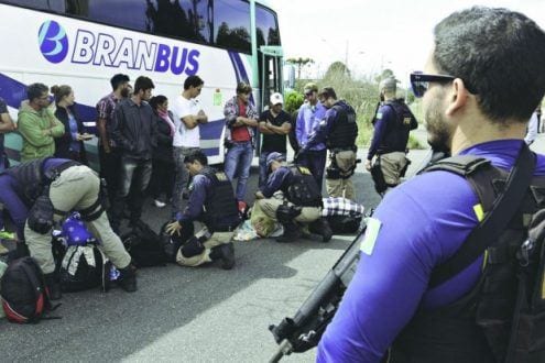 Ônibus de caravanas para acompanhar o depoimento foram revistados pela Polícia Rodoviária Federal no acesso a Curitiba