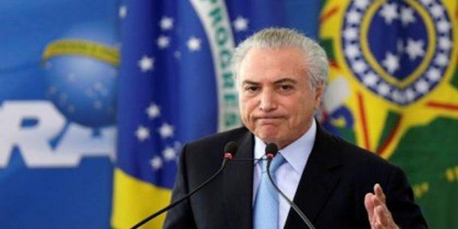 Temer trabalha para ficar mais quatro meses no Planalto