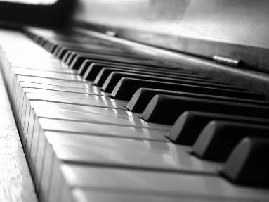 Cursos - Projeto em Montes Claros, recebe inscrições para cursos gratuitos de violão, piano e canto